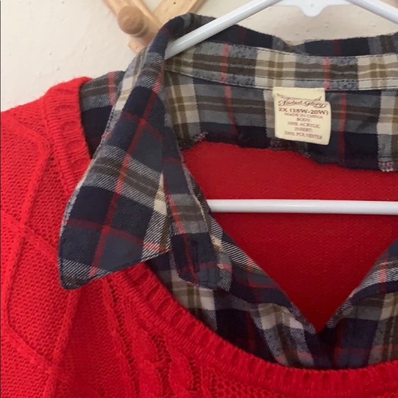 Red sweater - Picture 4 of 5